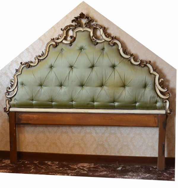 Testata di letto, inizi sec. XX, in legno laccato&nbsp;&nbsp;&nbsp;&nbsp;&nbsp;&nbsp;&nbsp;&nbsp;&nbsp;&nbsp;&nbsp;&nbsp;&nbsp;&nbsp;&nbsp;&nbsp;&nbsp;&nbsp;&nbsp;&nbsp;&nbsp;&nbsp;&nbsp;&nbsp;&nbsp;