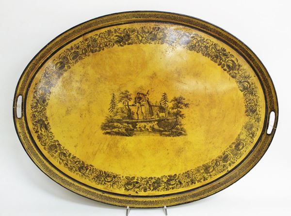 Vassoio, Inghilterra, sec. XIX/XX, in metallo laccato e decorato a scene&nbsp;&nbsp;