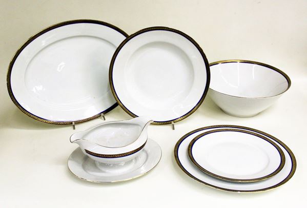 Servito di piatti, Germania, sec. XX, produzione Bavaria, in porcellana&nbsp;&nbsp;&nbsp;
