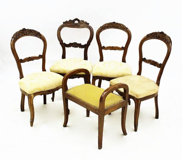 Quattro sedie, Luigi Filippo, in noce, spalliere sagoamte e intagliate,   