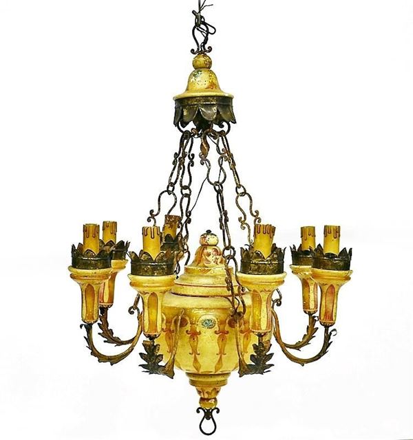Lampadario, sec. XIX, in legno laccato in policromia, otto bracci a guisa&nbsp;