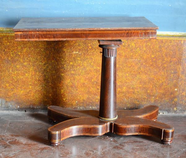 Tavolino, sec. XIX, da letto, in mogano, base&nbsp;&nbsp;&nbsp;&nbsp;&nbsp;&nbsp;&nbsp;&nbsp;&nbsp;&nbsp;&nbsp;&nbsp;&nbsp;&nbsp;&nbsp;&nbsp;&nbsp;&nbsp;&nbsp;&nbsp;&nbsp;&nbsp;&nbsp;&nbsp;&nbsp;&nbsp;&nbsp;&nbsp;&nbsp;  - Asta ASTA A TEMPO - ANTIQUARIATO E COLLEZIONISMO - Poggio Bracciolini Casa d'Aste