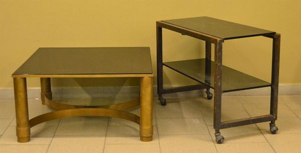 Tavolino da fumo e carrello portavivande, sec. XX, base&nbsp;&nbsp;&nbsp;&nbsp;&nbsp;&nbsp;&nbsp;&nbsp;&nbsp;&nbsp;&nbsp;&nbsp;&nbsp;&nbsp;&nbsp;&nbsp;&nbsp;&nbsp;&nbsp;