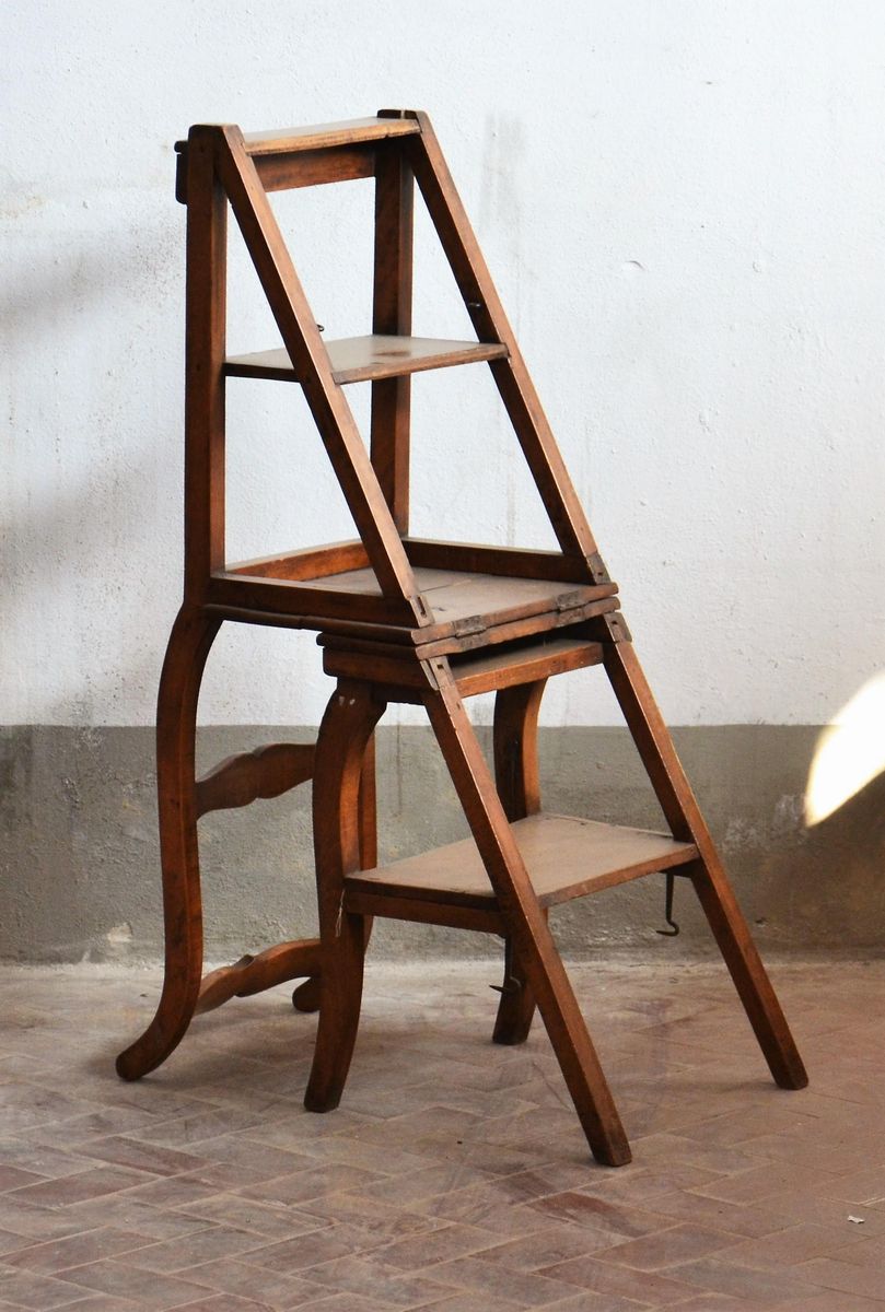Sedia ad uso di scaletta, sec. XX, in  legno                                 - Asta ASTA A TEMPO