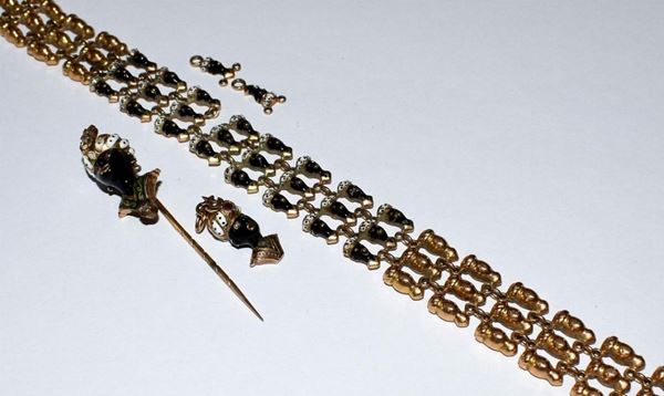PARURE IN ORO GIALLO ,SMALTI E  MORETTI                                                  