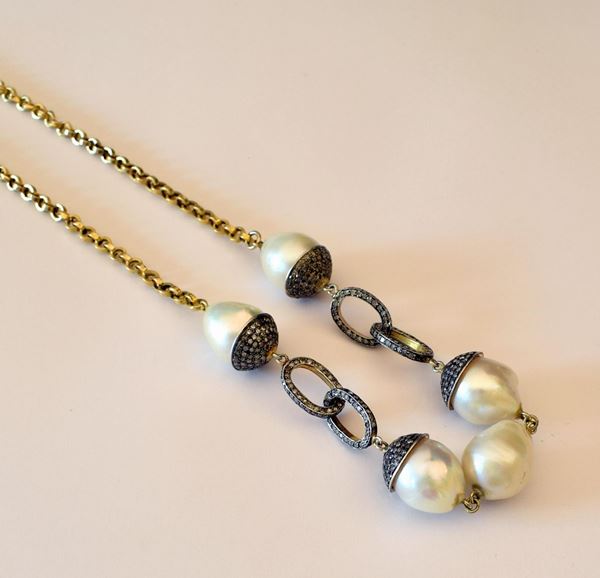 COLLANA IN ORO GIALLO, ARGENTO,DIAMANTI E PERLE                           