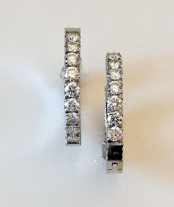 PAIO DI ORECCHINI IN ORO BIANCO E DIAMANTI                                