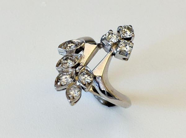 ANELLO IN ORO BIANCO E DIAMANTI                                           