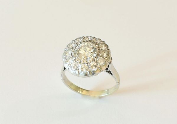 ANELLO IN ORO BIANCO E DIAMANTI                                           