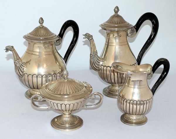 SERVITO DA TE' E CAFFE', SEC. XX  - Asta GIOIELLI, ARGENTI, ARREDI, OGGETTI D'ARTE E DIPINTI - Poggio Bracciolini Casa d'Aste