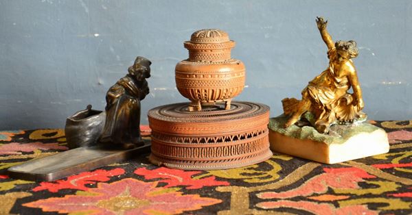 Due sculture, sec. XIX e sec. XX, in bronzo e metallo