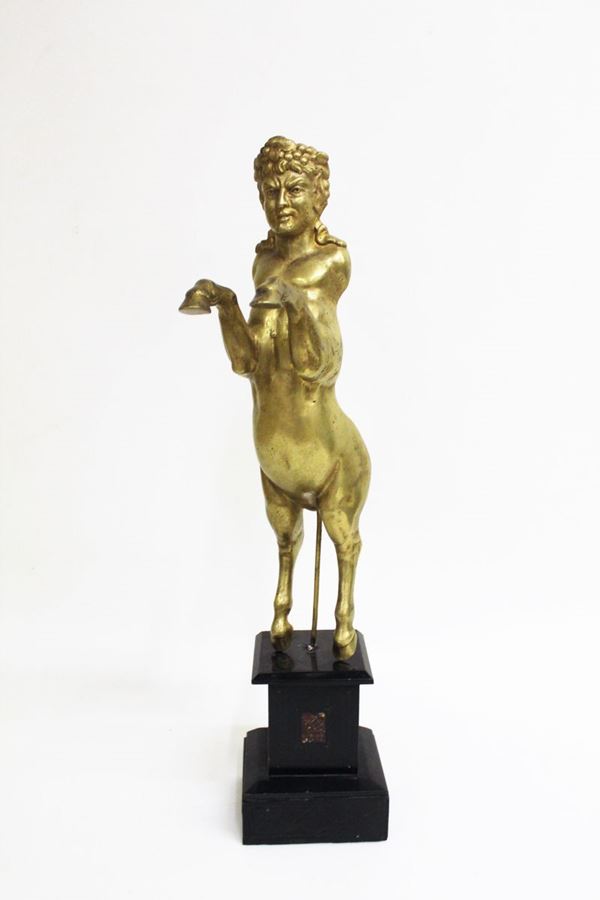 Scultura, sec. XIX, in bronzo raffigurante satiro su base in marmo nero del