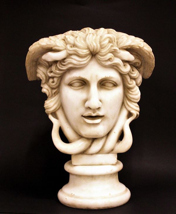 Scultura, inizi sec. XX, in marmo bianco, raffigurante la Medusa Rondanini, alt. cm 46&nbsp;&nbsp;&nbsp;&nbsp;&nbsp;&nbsp;&nbsp;&nbsp;&nbsp;&nbsp;&nbsp;&nbsp;&nbsp;&nbsp;&nbsp;&nbsp;&nbsp;&nbsp;&nbsp;&nbsp;&nbsp;&nbsp;&nbsp;&nbsp;&nbsp;&nbsp;&nbsp;&nbsp;&nbsp;&nbsp;&nbsp;&nbsp;&nbsp;&nbsp;&nbsp;&nbsp;&nbsp;&nbsp;&nbsp;&nbsp;&nbsp;&nbsp;&nbsp;&nbsp;&nbsp;&nbsp;&nbsp;&nbsp;&nbsp;&nbsp;&nbsp;&nbsp;&nbsp;
