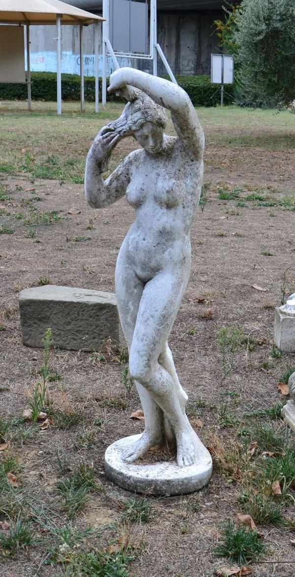 Scultura, sec. XX, in pietra, raffigurante Venere, alt. cm 18&nbsp;&nbsp;&nbsp;&nbsp;&nbsp;&nbsp;&nbsp;&nbsp;&nbsp;&nbsp;&nbsp;&nbsp;&nbsp;