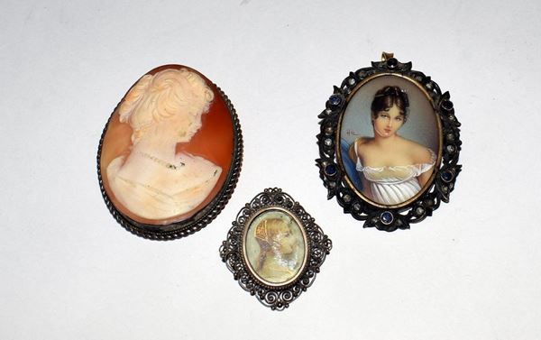 DUE MINIATURE IN ORO,ARGENTO , DIAMANTI E