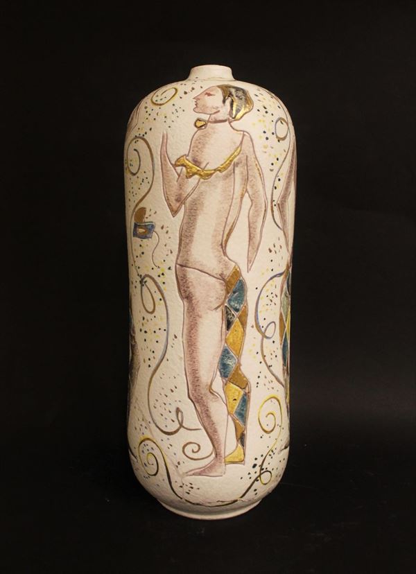 Grande portalampada, sec. XX, manifattura Marcello Fantoni, in ceramica decorata in policromia a figure, alt. cm 80, restauri incompleti&nbsp;&nbsp;&nbsp;&nbsp;&nbsp;&nbsp;&nbsp;&nbsp;&nbsp;&nbsp;&nbsp;&nbsp;&nbsp;&nbsp;&nbsp;&nbsp;&nbsp;&nbsp;&nbsp;&nbsp;&nbsp;&nbsp;&nbsp;&nbsp;&nbsp;&nbsp;&nbsp;&nbsp;&nbsp;&nbsp;&nbsp;&nbsp;&nbsp;&nbsp;&nbsp;&nbsp;&nbsp;&nbsp;&nbsp;&nbsp;&nbsp;&nbsp;&nbsp;&nbsp;&nbsp;&nbsp;&nbsp;&nbsp;&nbsp;&nbsp;&nbsp;&nbsp;&nbsp;&nbsp;&nbsp;&nbsp;&nbsp;&nbsp;&nbsp;&nbsp;&nbsp;&nbsp;&nbsp;&nbsp;&nbsp;&nbsp;&nbsp;&nbsp;&nbsp;&nbsp;&nbsp;&nbsp;&nbsp;&nbsp;