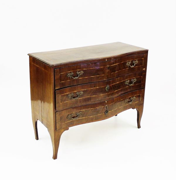 Cassettone, Toscana, sec. XVIII, lastronato in noce e filettato, piano sagomato, fronte mosso a tre cassetti, gambe sagomate, 117,5x54,5x95,5, difetti e sostituzioni&nbsp;&nbsp;&nbsp;&nbsp;&nbsp;&nbsp;&nbsp;&nbsp;&nbsp;&nbsp;&nbsp;&nbsp;&nbsp;&nbsp;&nbsp;&nbsp;&nbsp;&nbsp;&nbsp;&nbsp;&nbsp;&nbsp;&nbsp;&nbsp;&nbsp;&nbsp;&nbsp;&nbsp;&nbsp;&nbsp;&nbsp;&nbsp;&nbsp;&nbsp;&nbsp;&nbsp;&nbsp;&nbsp;&nbsp;&nbsp;&nbsp;&nbsp;&nbsp;&nbsp;&nbsp;&nbsp;&nbsp;&nbsp;&nbsp;&nbsp;&nbsp;&nbsp;