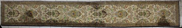 Tappeto galleria, Persia, sec. XX, impianto floreale nei toni del beige,  