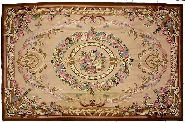 Tappeto Aubusson, sec. XX, campo a motivo
