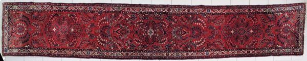 Tappeto passatoia, Persia, Saruk, sec. XX, impianto floreale nei toni del 