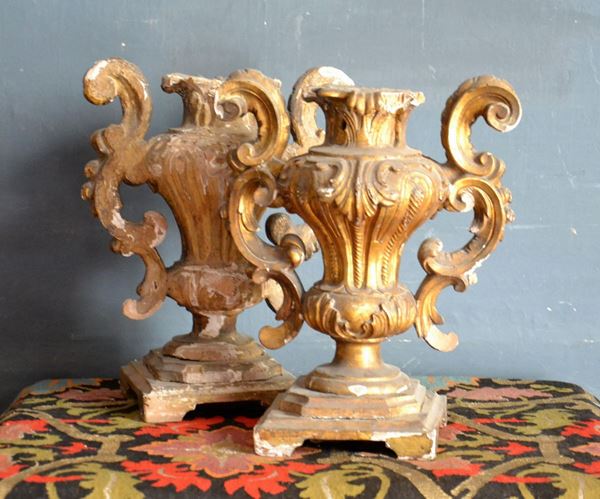 Coppia di perettoni, sec. XVIII, in legno