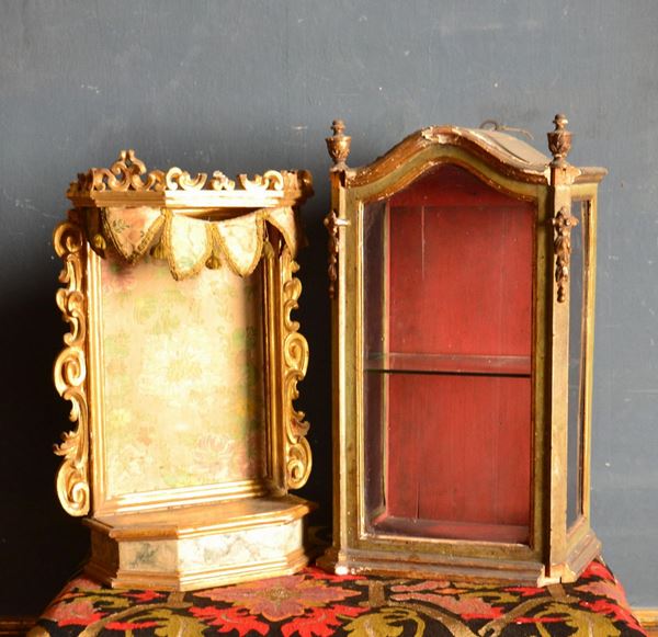 Altarino e teca, sec. XIX, in legno laccato e                             - Asta GIOIELLI, ARGENTI, ARREDI, OGGETTI D'ARTE E DIPINTI - Poggio Bracciolini Casa d'Aste