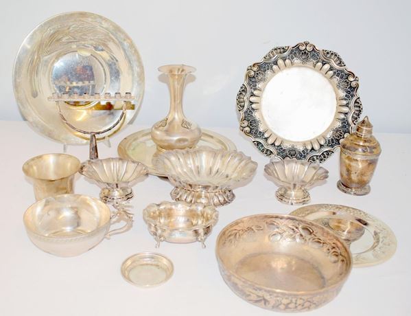 LOTTO COMPOSTO DA QUINDICI OGGETTI , SEC. XX&nbsp;&nbsp;&nbsp;&nbsp;&nbsp;&nbsp;&nbsp;&nbsp;&nbsp;&nbsp;&nbsp;&nbsp;&nbsp;&nbsp;&nbsp;&nbsp;&nbsp;&nbsp;&nbsp;&nbsp;&nbsp;&nbsp;&nbsp;&nbsp;&nbsp;&nbsp;&nbsp;&nbsp;&nbsp;&nbsp;  - Asta ASTA A TEMPO- GIOIELLI, ARREDI D'ANTIQUARIATO, DIPINTI E SCULTURE - Poggio Bracciolini Casa d'Aste