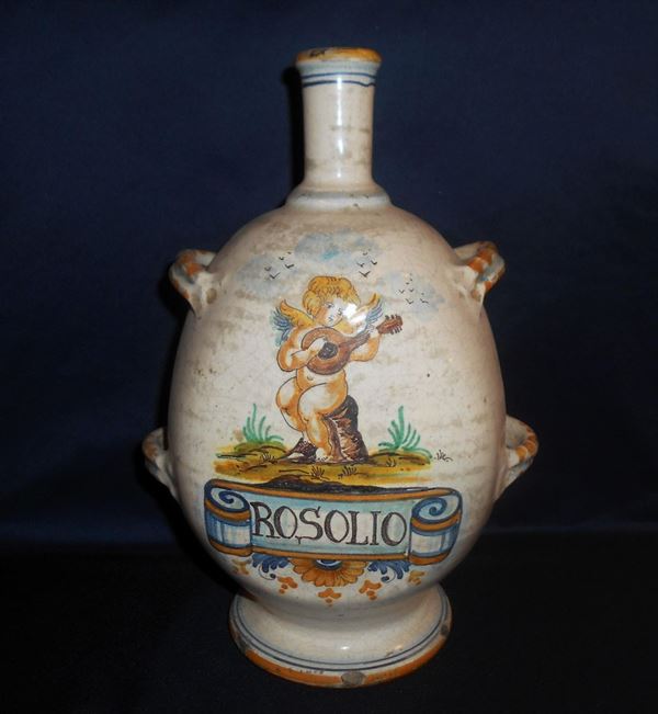Fiasca da rosolio, sec. XIX, in maiolica decorata con putto suonatore, alt.