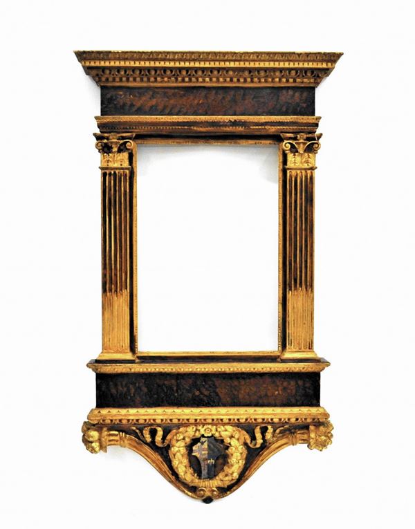 Cornice a edicola in stile rinascimentale fiorentino, in legno laccato e&nbsp;&nbsp;  - Asta ASTA A TEMPO- GIOIELLI, ARREDI D'ANTIQUARIATO, DIPINTI E SCULTURE - Poggio Bracciolini Casa d'Aste
