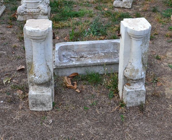 Piccolo abbeveratoio, sec. XIX, in pietra,                                  - Asta ASTA A TEMPO- GIOIELLI, ARREDI D'ANTIQUARIATO, DIPINTI E SCULTURE - Poggio Bracciolini Casa d'Aste