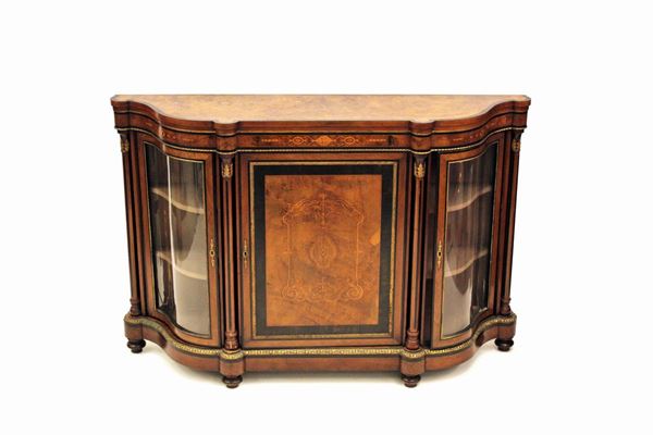 Buffet, Francia, sec. XX,&nbsp; lastronato in radica a profili ebanizzati,&nbsp;&nbsp;&nbsp;&nbsp;&nbsp;