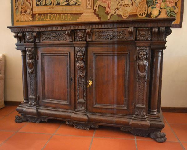 Credenza, Firenze, sec. XVI, piano rettangolare sotteso da motivo a&nbsp;&nbsp;&nbsp;&nbsp;&nbsp;&nbsp;&nbsp;