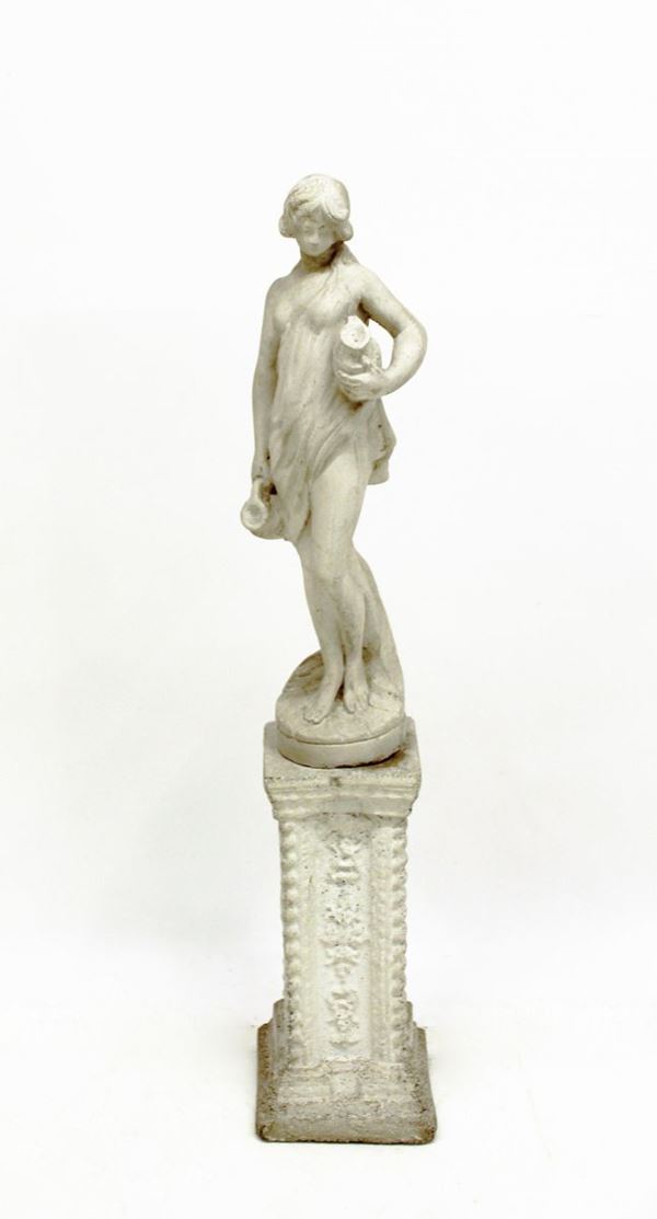 Scultura, sec. XX, in malta cementizia, raffigurante lacquaiola, su plinto