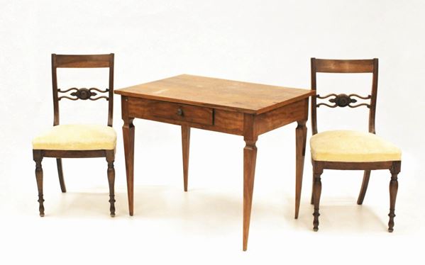 Tavolino, fine sec. XVIII, lastronato in ciliegio, piano rettangolare,&nbsp;&nbsp;&nbsp;&nbsp;