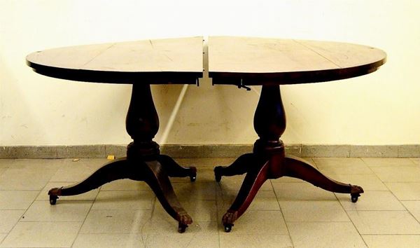 Tavolo circolare, Inghilterra, fine sec. XIX, in mogano, composto da due&nbsp;&nbsp;
