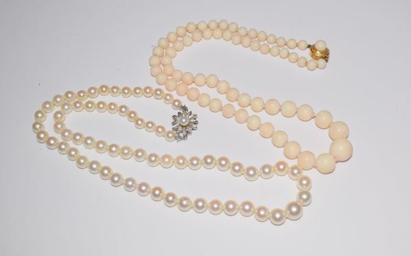 COLLANA IN ORO BIANCO E PERLE