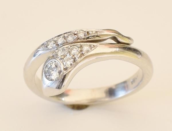 ANELLO IN ORO BIANCO E DIAMANTI