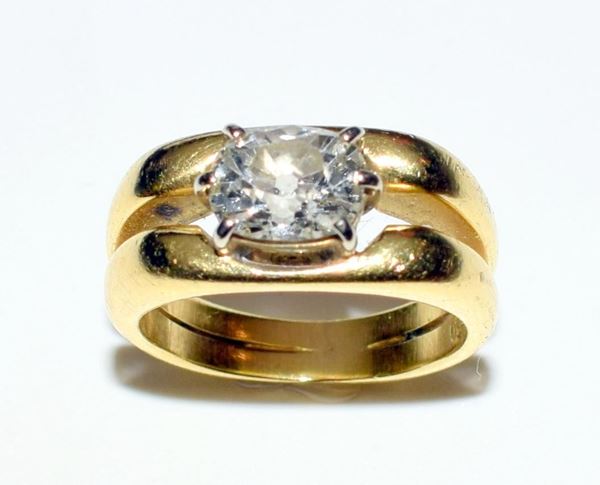 ANELLO IN ORO GIALLO E DIAMANTE