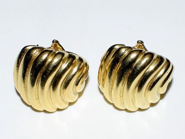 PAIO DI ORECCHINI IN ORO GIALLO FESONATO                                    - Asta ANTIQUARIATO, COLLEZIONISMO E GIOIELLI - Poggio Bracciolini Casa d'Aste