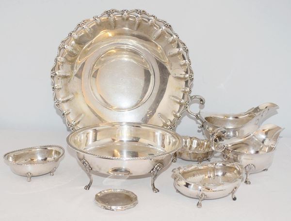 SETTE POSACENERE,TRE VASCHETTE, VASSOIO E