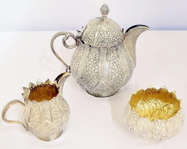 SERVITO DA TE' , ORIENTALE SEC. XX  - Asta ANTIQUARIATO, COLLEZIONISMO E GIOIELLI - Poggio Bracciolini Casa d'Aste