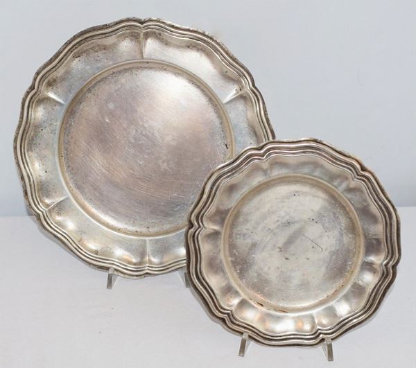 PIATTO E SEI PIATTINI , SEC. XX  - Asta ANTIQUARIATO, COLLEZIONISMO E GIOIELLI - Poggio Bracciolini Casa d'Aste