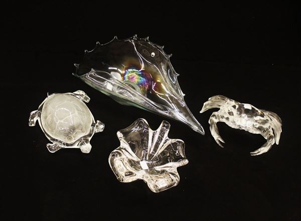 Quattro soprammobili, sec. XX, in vetro, raffiguranti centrotavola,  - Asta ANTIQUARIATO, COLLEZIONISMO E GIOIELLI - Poggio Bracciolini Casa d'Aste
