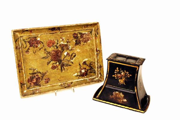Visore stereoscopico per lastre, prima metà secolo XIX, in legno laccato,  papier-maché a fondo nero e intarsiato in madreperla, dipinto in oro e in  policromia con motivi neogotici evegetali, alt. cm. 17,5, lievi danni