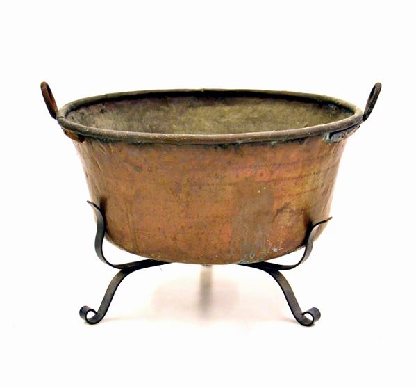 Grande braciere, sec. XIX, in rame; alt. cm 33 e diam. cm 76