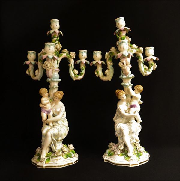 Coppia di portacandele, inizi sec. XX, in ceramica Meissen
