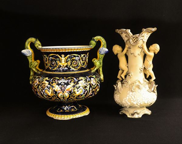 Vaso, Francia, sec. XX, manifattura Gien, in ceramica decorata,