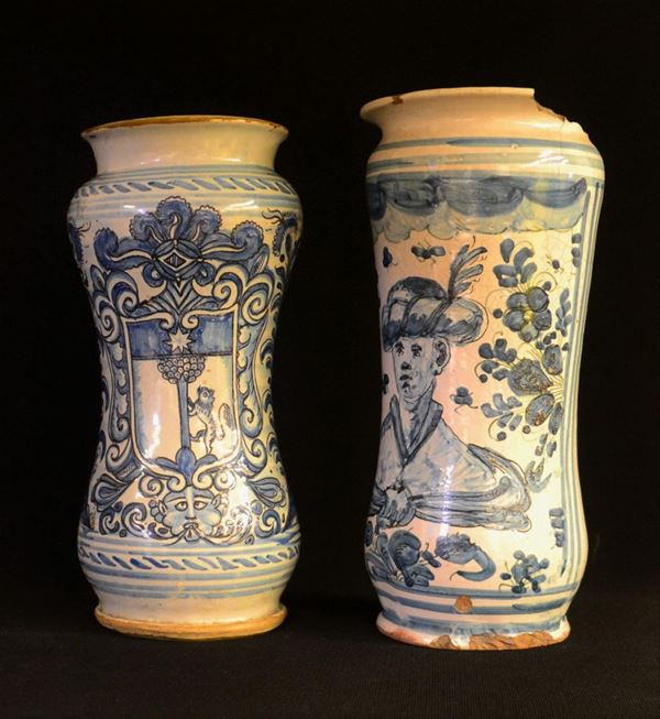 Albarello, sec. XVII, in maiolica dipinta  - Asta ANTIQUARIATO, COLLEZIONISMO E GIOIELLI - Poggio Bracciolini Casa d'Aste