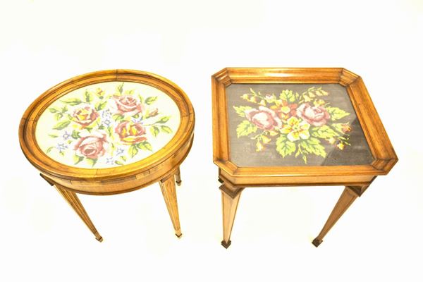 Due tavolini, sec. XX, in noce con piano  - Asta ANTIQUARIATO, COLLEZIONISMO E GIOIELLI - Poggio Bracciolini Casa d'Aste