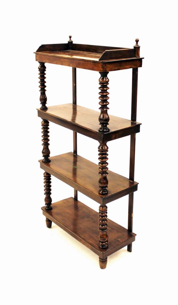 Etagere, sec. XIX, in noce, quattro scaffali tra elementi torniti, piano&nbsp;&nbsp;